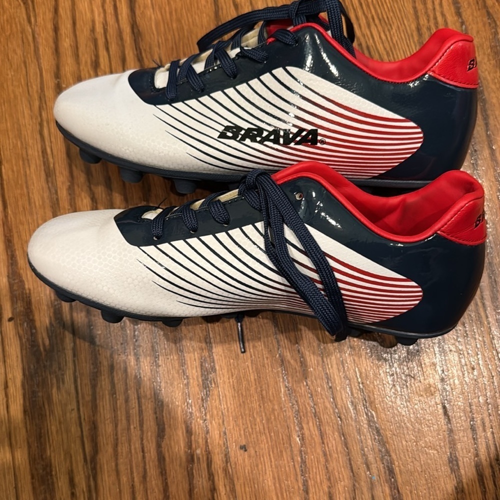 Brava Youth Fighter Soccer Cleats SIZE 4 Red, White and Blue NEW WITHOUT BOX - Picture 5 of 7